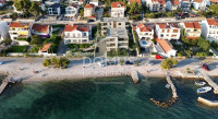 Brodarica, 1.red do mora, dvosobni apartman površine 77,60 m²