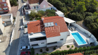 Brodarica villa sa 5 stambenih jedinica ukupne korisne površine 348,56