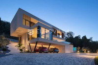 Brseč, Luksuzna vila od 280 m² s bazenom i panoramskim pogledom na mor