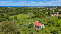 Buje, Kaštel, predivno zemljište sa pogledo na more!