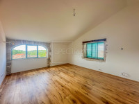 Buje okolica, stan sa lijepim pogledom na mirnoj lokaciji