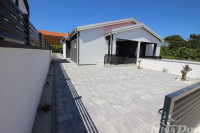 Bungalov novogradnja, mirna i tiha pozicija,