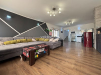 Čavle, samostojeća kuća s dva stana i velikom okućnicom