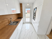 CENTAR – PENTHOUSE S 3 SPAVAĆE SOBE,2 GARAŽNA MJESTA
