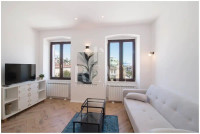 Centar, predivan novouređeni stan 2S+DB