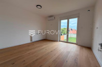 Čepin, dvosoban stan s balkonom i parkirnim mjestom, 39 m²