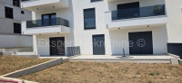Čiovo,Okrug.G.,komforan 2-soban stan 95m2 ,garažno mjesto,ostava,uselj
