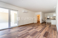 Čiovo, Okrug Gornji, dvosoban stan u prvom redu do mora