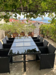 Čiovo, Slatine - uređena kuća s divnom terasom & dodatnim apartmanom !