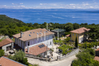 Cres-Atraktivan Hotel 800 m od mora,13.soba,restoran sa pogledom na mo