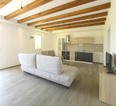 Cres - Belej, trosoban apartman 78 m2 s vrtom i parkirnim mjestom