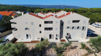 CRES, stan 3S+DB u novogradnji u blizini mora i centra (S8.3)