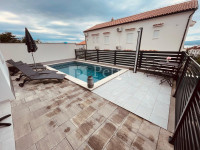 Crikvenica,2S+DB s bazenom