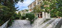 Crikvenica, 435m2, samostojeća kuća s 11 stambenih jedinica