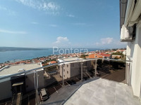 CRIKVENICA, dvosobni stan s panoramskim pogledom!