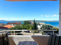 Crikvenica- dvosobni stan u prizemlju sa pogledom na more