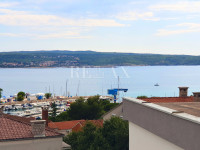 Crikvenica - luksuzni stan s garažom