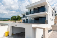 KVARNER, CRIKVENICA - Novogradnja, luksuzna kuća neto 340 m2!