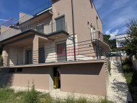 CRIKVENICA,STAN 110 M2.VRT 120,48M2,2 PARKINGA,BLIZU CENTRA I MORA