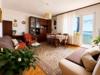 Crikvenica- stan 70m2 s vlastitim parkingom