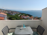 CRIKVENICA,UREĐEN APARTMAN,40,60M2,PREKRASAN POGLED