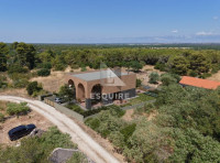 CRNO - Građevinski teren s gotovim projektom obiteljske kuće - 750m2