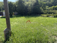 Čučerje, 1035m2 građevinskog zemljišta uz gl. cestu!