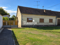 ĐAKOVO - KUĆA 120m² S VELIKOM OKUĆNICOM - Budrovci, centar
