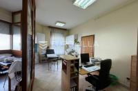 Đakovo, ordinacija 53 m2 u centru grada, potpuno opremljena