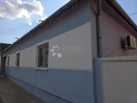 Dalj – velika kuća, vrt i mogućnost 2 stambene jedinice