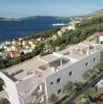 DALMACIJA, ČIOVO – Dvosoban stan u prizemlju s lođom na atraktivnoj lo