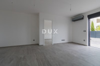 Otok Murter, trosobni apartman, 78,24 m², dvorište 75 m²
