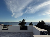 DIKLO- Penthouse S6 s krovnom terasom i pogledom na more