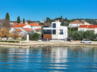 ***DIKLO - VILLA U PRVOM REDU DO MORA, TOP LOKACIJA - NOVOGRADNJA***