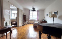 Donji grad, četverosoban stan za uređenje, 106 m2