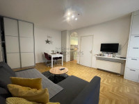 DONJI GRAD (Crvenog križa): NOVOUREĐEN 3.SOB. STAN 51.5m2