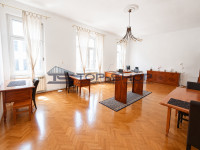 Donji grad, Prekrasan poslovni prostor + garažno mjesto, 106m2