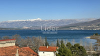 Donji Karin, kuća sa 3 stana i pogledom na more