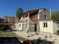 DRAČEVAC NINSKI – Kuća s velikom okućnicom, maslinikom i velikim poten