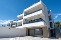 CRIKVENICA, DRAMALJ | DVOETAŽNI STAN S BAZENOM U NOVOGRADNJI