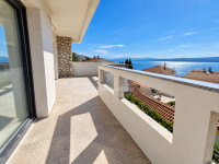 Dramalj – penthouse s panoramskim pogledom, 150 m od mora
