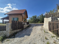 Drvena kuća za odmor (novogradnja) sa pomoćnim objektom nadomak Zagreb