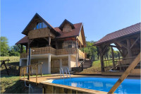 Drvena kuća u prirodi, odlična investicija