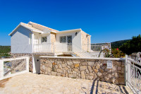 Prodaja,Drvenik Veliki, lijepa mediteranska kuća, 160 m2, 379.000 eura