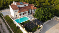 Dubrava kod Šibenika, obiteljska kuća 267,69 m2 s bazenom i garažom, n
