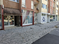 DUBROVAČKA, Gripe, prostor 47 m2, odmah uz cestu - odlična lokacija