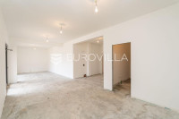 Dubrovnik, poslovni prostor s 4 PM na izuzetnoj lokaciji