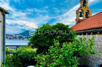 Dubrovnik, predivna kamena kuća s prostranim glorijetom
