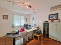 Dubrovnik – višenamjenski prostor 85 m² u centru grada (idealno za ure