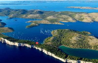Dugi otok- Jedinstvena poslovno-stambena zgrada u Parku prirode Telašć